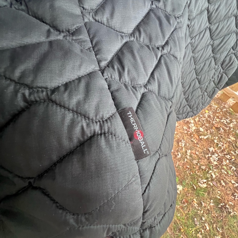 The North Face Thermoball Women's Black Puffer Jacket LG - Picture 9 of 9